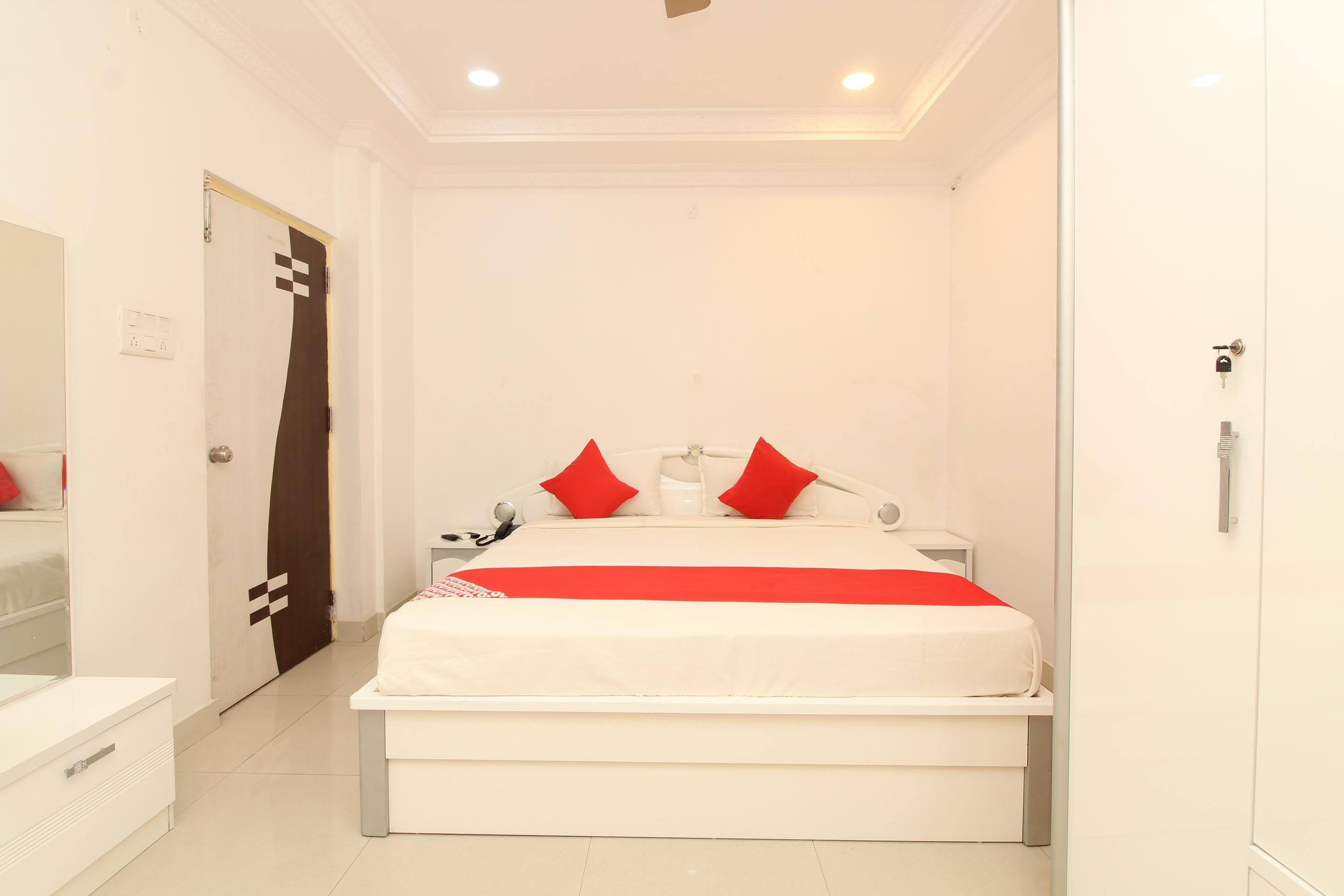 Oyo 37499 Saba Service Apartments Hyderabad Exterior photo